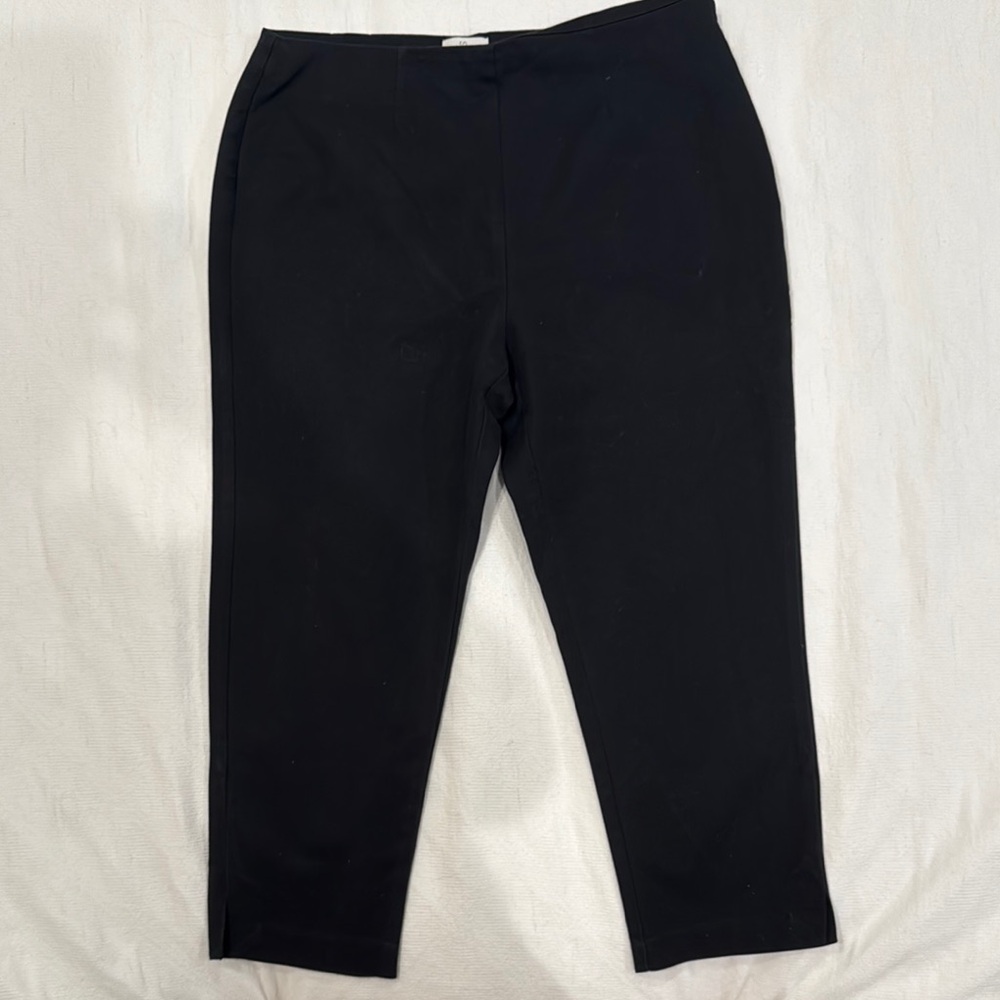 🖤Chico’s So Slimming Crop Pants Size 1.5 – Black